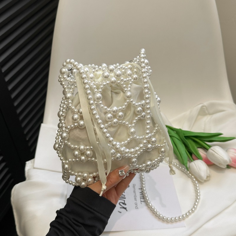 Luxury Bags On Sales - Białe torebki na ramię i crossbody