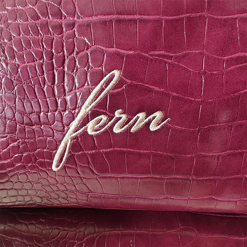 Haftowana kosmetyczka Croc, pe – Luxury Bags Vegan recenzja i cena
